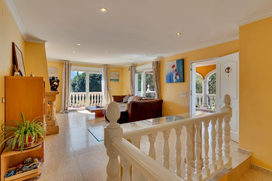 Villa in einer außergewöhnlichen ruhigen Lage, mit weitem Blick und großem Potenzial. - Foto 12