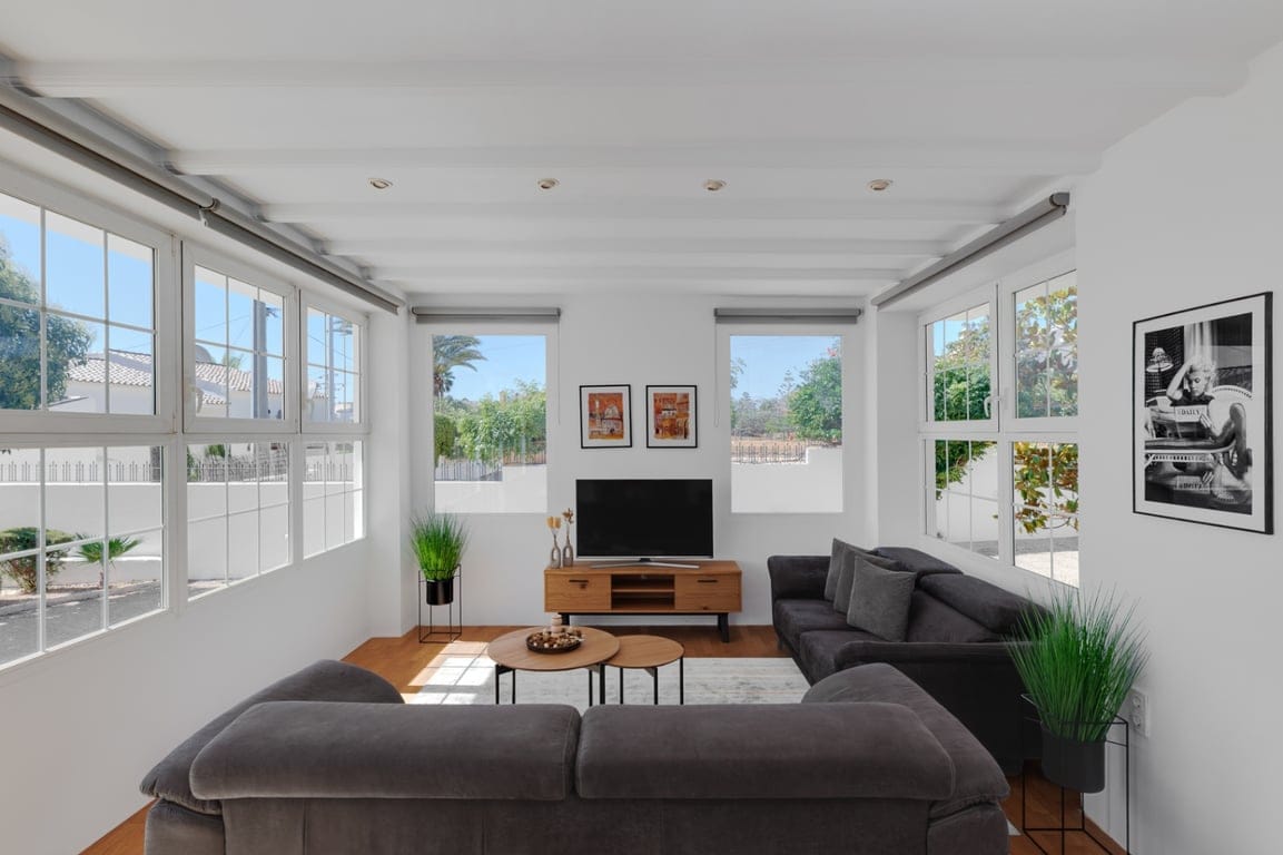 Rare Estate in Calpe: Renovated Luxury Villa + Guest House on a Massive 2,100 m² Plot! - Foto 11