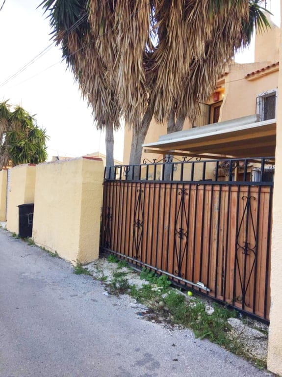 Investment opportunity: Villa to renovate near the sea in Costa Blanca - Foto 9