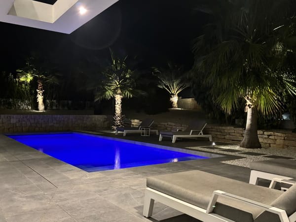 ¡Espectacular villa (2023) con privacidad y materiales de alta calidad! - Foto 61