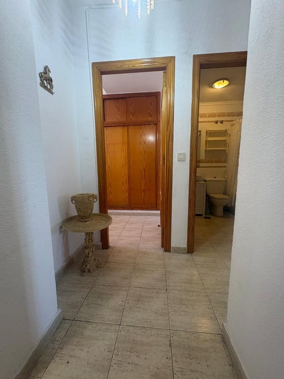 Apartamento en venta de 2 dormitorios en Torrevieja, Alicante. - Foto 31