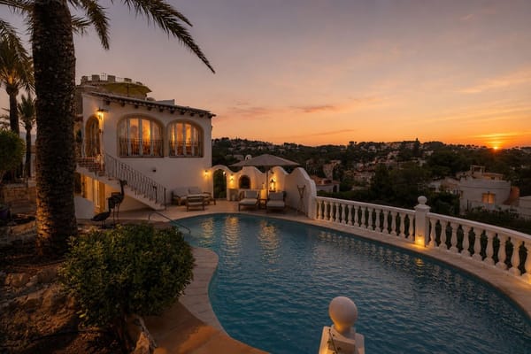Excepcional propiedad en una exclusiva zona con vistas panoramicas al mar - Foto 23