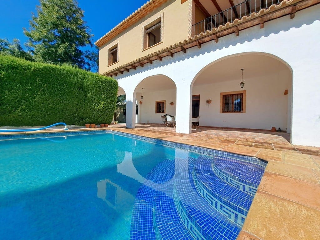 Family villa with pool for sale in Orba - Foto 5