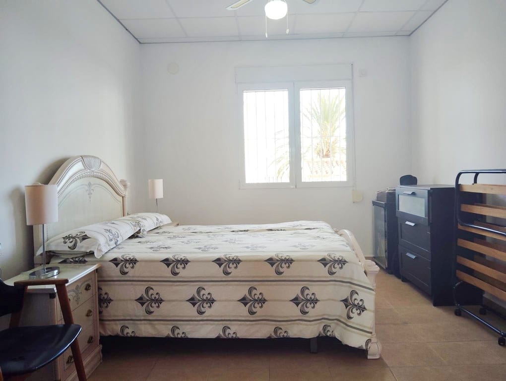 Villa for sale with 4 bedrooms and a pool in Calpe, with sea views. - Foto 27