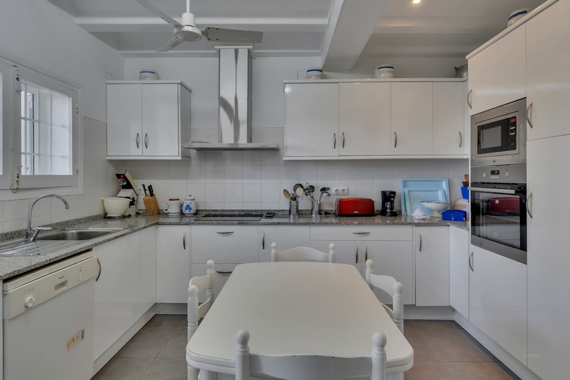 Stunning villa with amazing sea views in the El Tosalet urbanization. - Foto 12