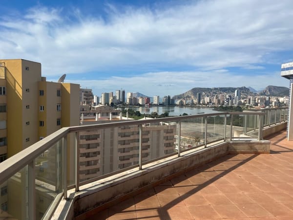 Ático Dúplex Exclusivo en Primera Línea de Playa – Vistas Panorámicas al Mar y al Peñón de Ifach - Foto 7