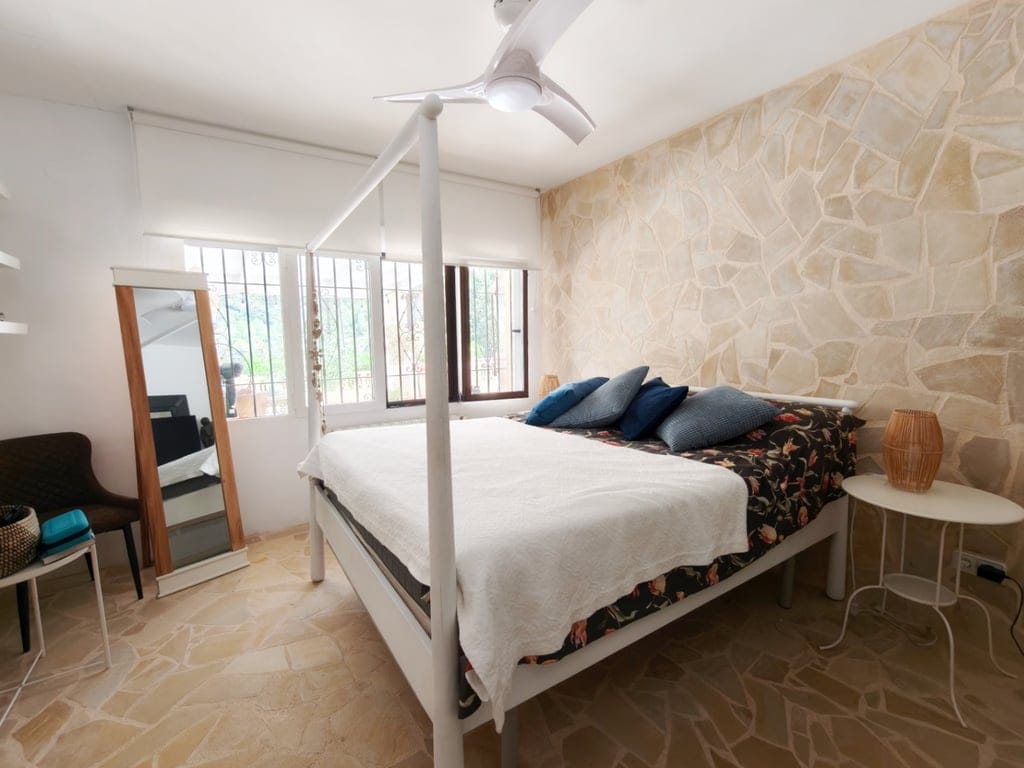 Farm in Castell de Castells for sale with 5 bedrooms, pool, and large land. - Foto 10