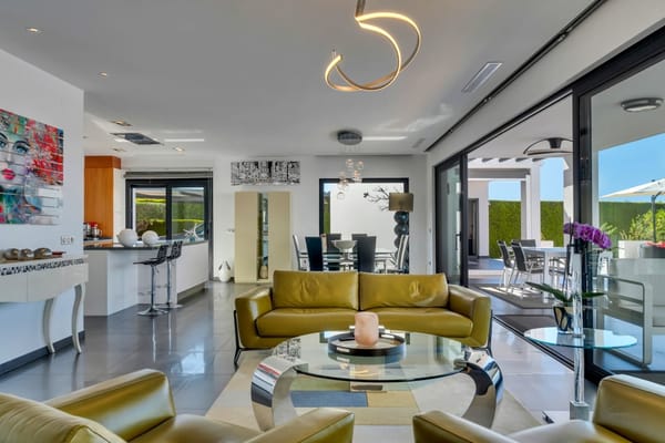 Exclusiva villa moderna con impresionantes vistas abiertas en una demandada zona de Jávea - Foto 17