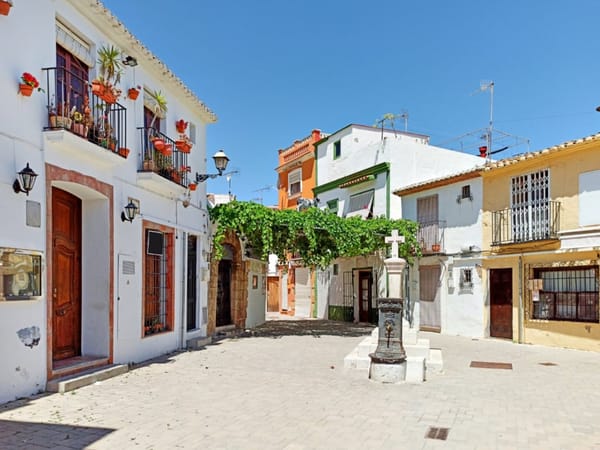 Adosado de 4 dormitorios y vistas al mar en Les Deveses, Dénia - Foto 28