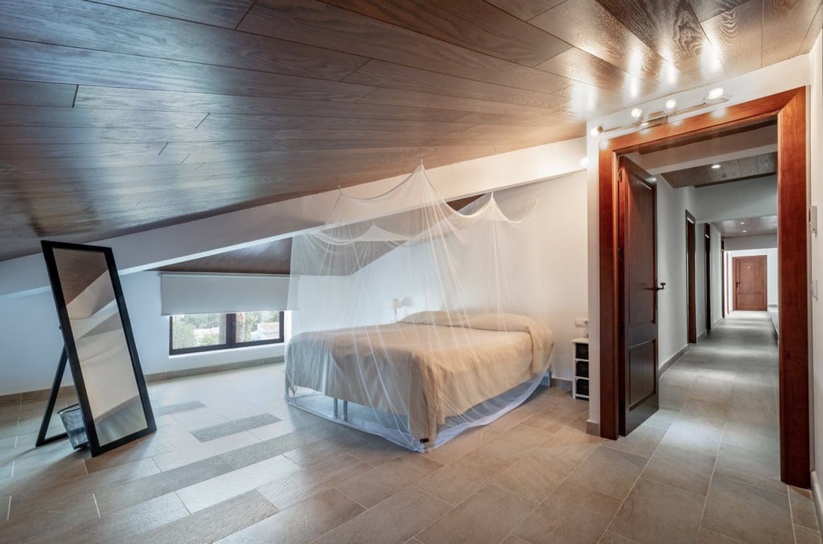 Large Villa with guest house in Jávea and plot 5.835m2 - Foto 28