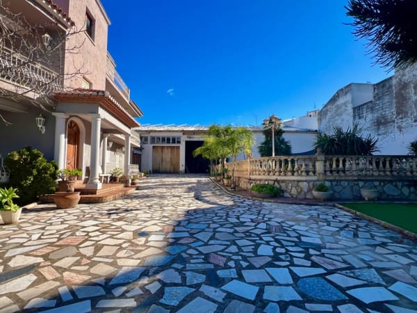 CHALET CON PISCINA, PARKING Y NAVE INDUSTRIAL EN VENTA - Foto 2
