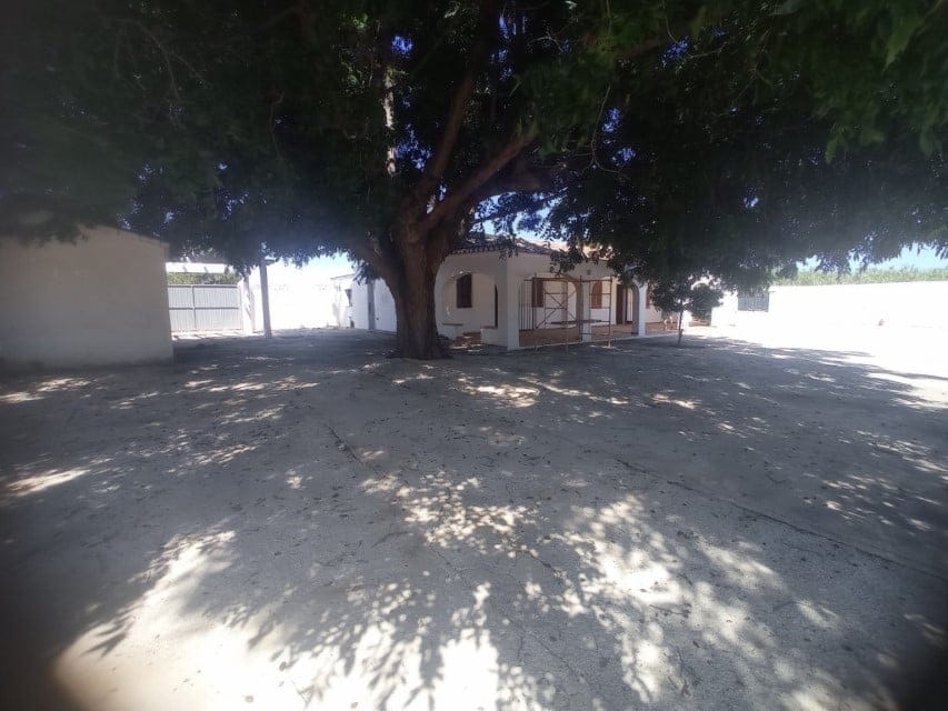 Villa for sale in the marinas with large plot and pool - Foto 16