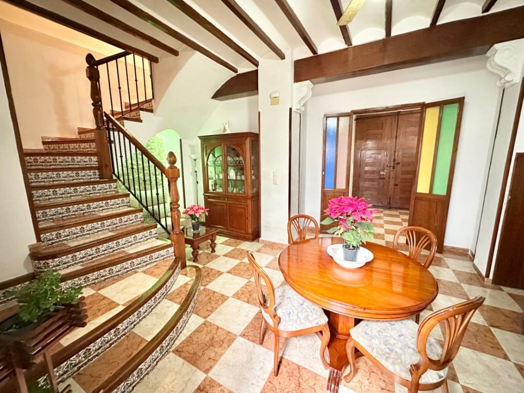 Traditionelles Dorfhaus in Pego