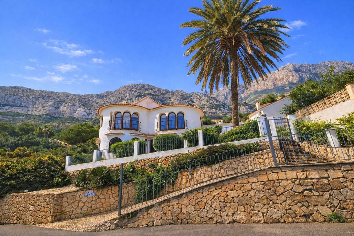 Villa with sea views and guest apartment in a quiet area. - Foto 11