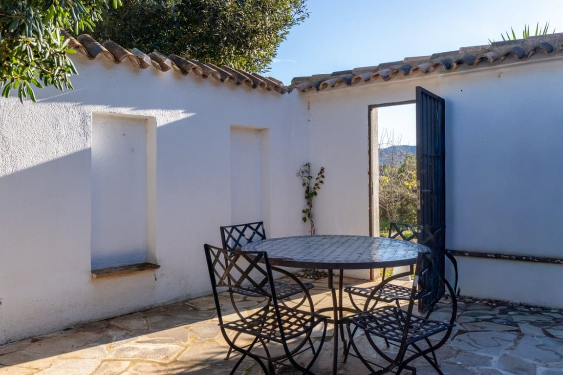 Exclusives, komplett renoviertes Anwesen mit großem Grundstück von 11.367 m2. - Foto 31