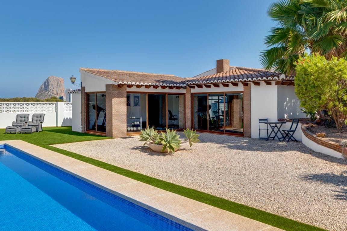 Rare Estate in Calpe: Renovated Luxury Villa + Guest House on a Massive 2,100 m² Plot! - Foto 29