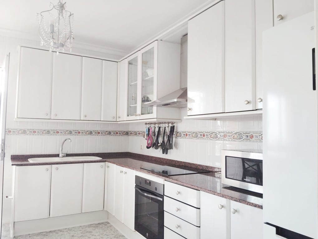 Villa for sale with 4 bedrooms and a pool in Calpe, with sea views. - Foto 8