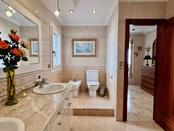 CHALET CON PISCINA, PARKING Y NAVE INDUSTRIAL EN VENTA - Foto 48