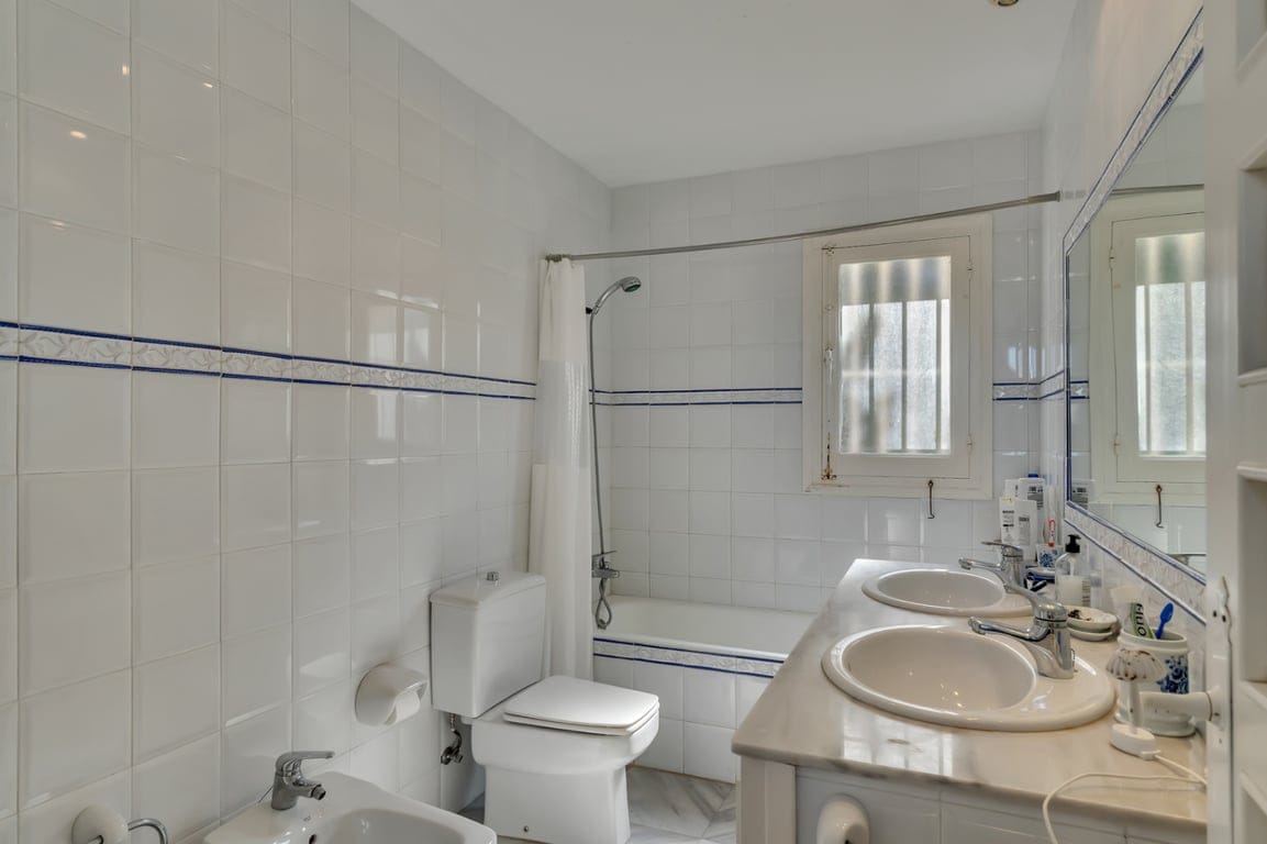 Stunning villa with amazing sea views in the El Tosalet urbanization. - Foto 26