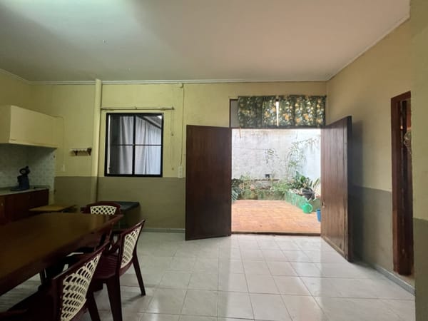 Magnífica casa con garaje para varios vehículos - Foto 25