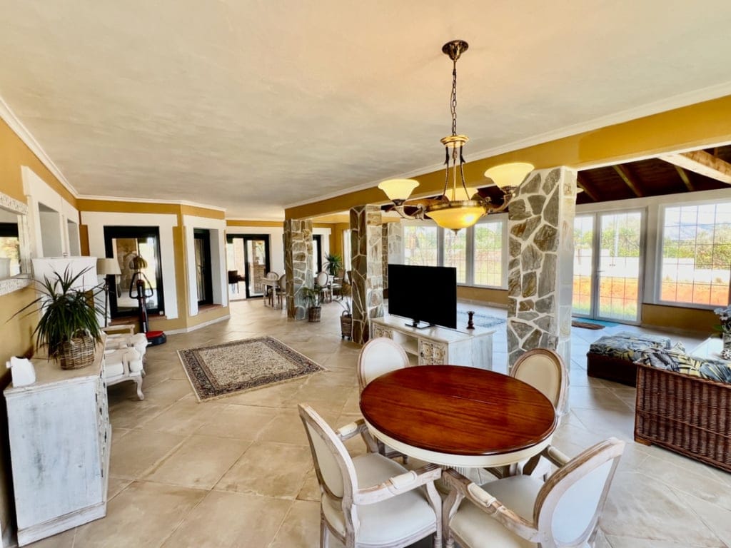 Luxuriöse Villa in der Nähe des Golfclubs in La Sella. - Foto 25