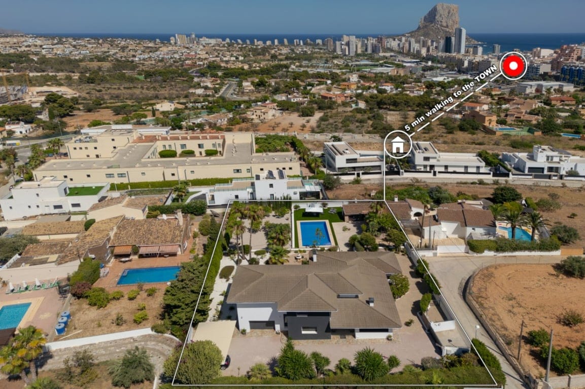 Rare Estate in Calpe: Renovated Luxury Villa + Guest House on a Massive 2,100 m² Plot! - Foto 36
