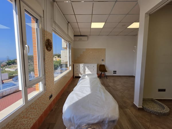 Local comercial con opción a vivienda en Benissa Pueblo : luz, amplitud y vistas al Peñón de Ifach y al Mar - Foto 4