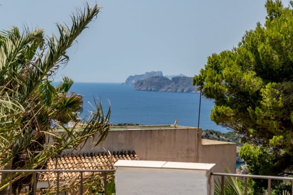Excepcional propiedad en una exclusiva zona con vistas panoramicas al mar - Foto 6