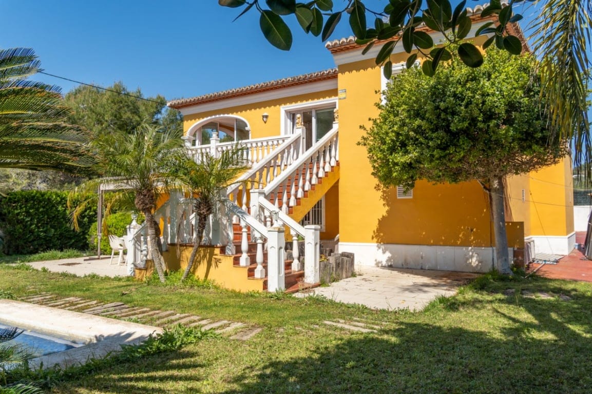 Villa in einer außergewöhnlichen ruhigen Lage, mit weitem Blick und großem Potenzial. - Foto 28