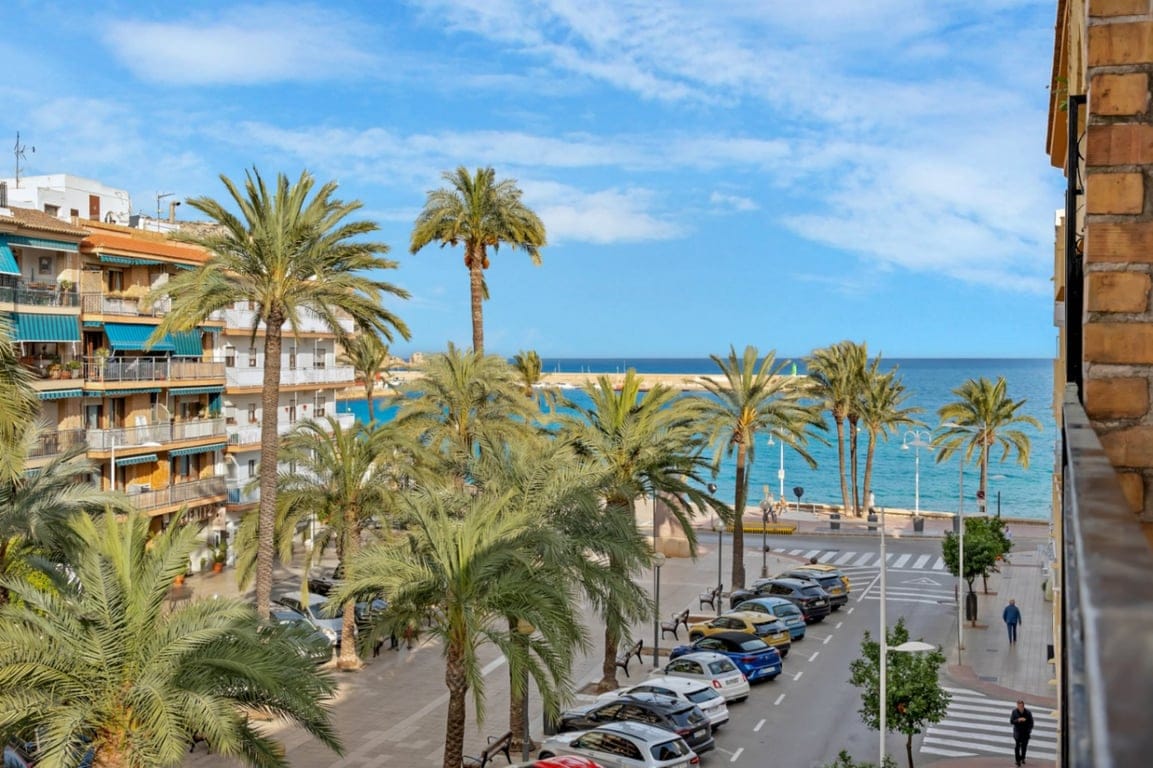 Apartment with beautiful sea views with garage in the port area of Jávea. - Foto 2