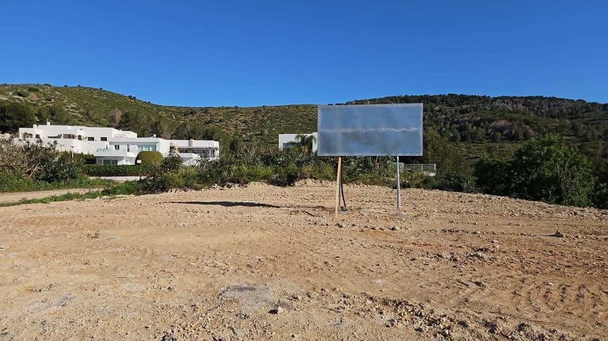 Corner plot of 1,060 m² with unobstructed views in Racó de Nadal, Benitachell. - Foto 2