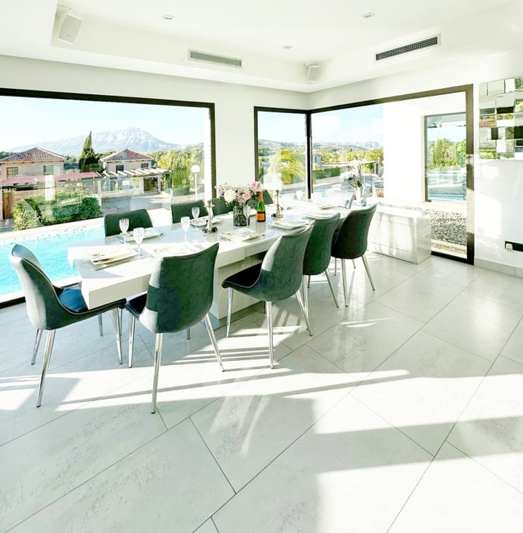 Luxury villa in Benitachell with sea views, infinity pool, and gym. - Foto 4