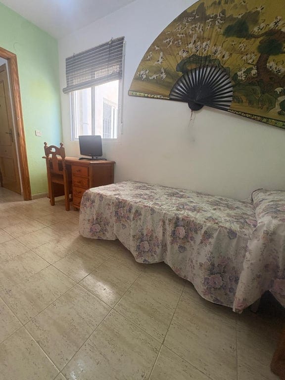 Apartamento en venta de 2 dormitorios en Torrevieja, Alicante. - Foto 29