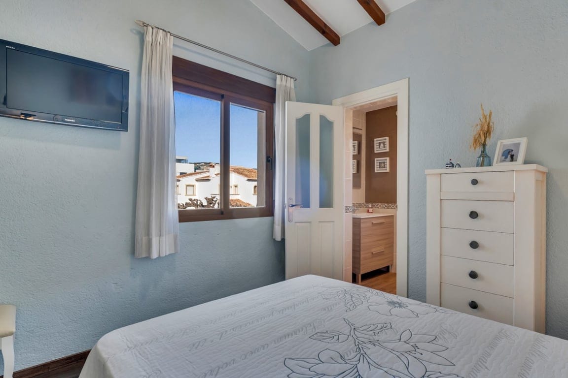 Exklusives Reihenhaus in Jávea, 500 m vom Meer entfernt, mit 4 Schlafzimmern und Gemeinschaftspool. - Foto 36