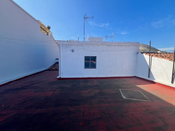Magnífica casa con garaje para varios vehículos - Foto 49