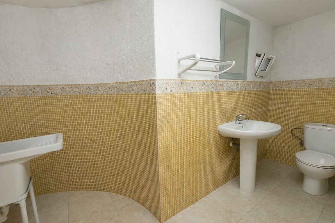 Villa de 3 dormitorios, apartamento de invitados y vistas al mar en el Montgó, Dénia - Foto 34