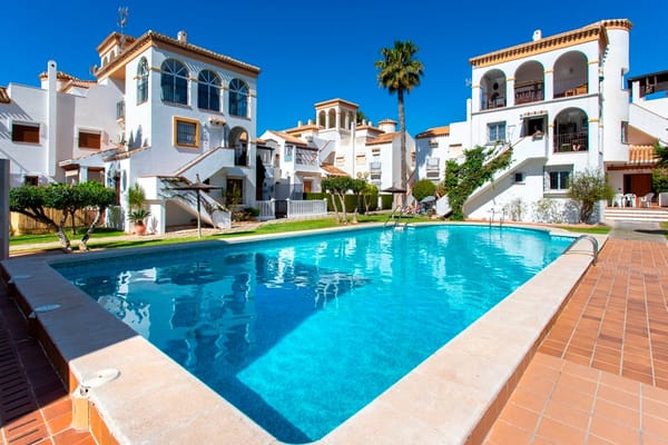 Adosado en venta en Alicante - Foto 1