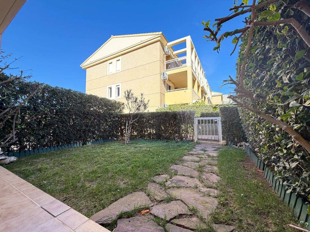 Ground floor with private garden for sale with 2 bedrooms in Playa de les Marines, Denia. - Foto 8