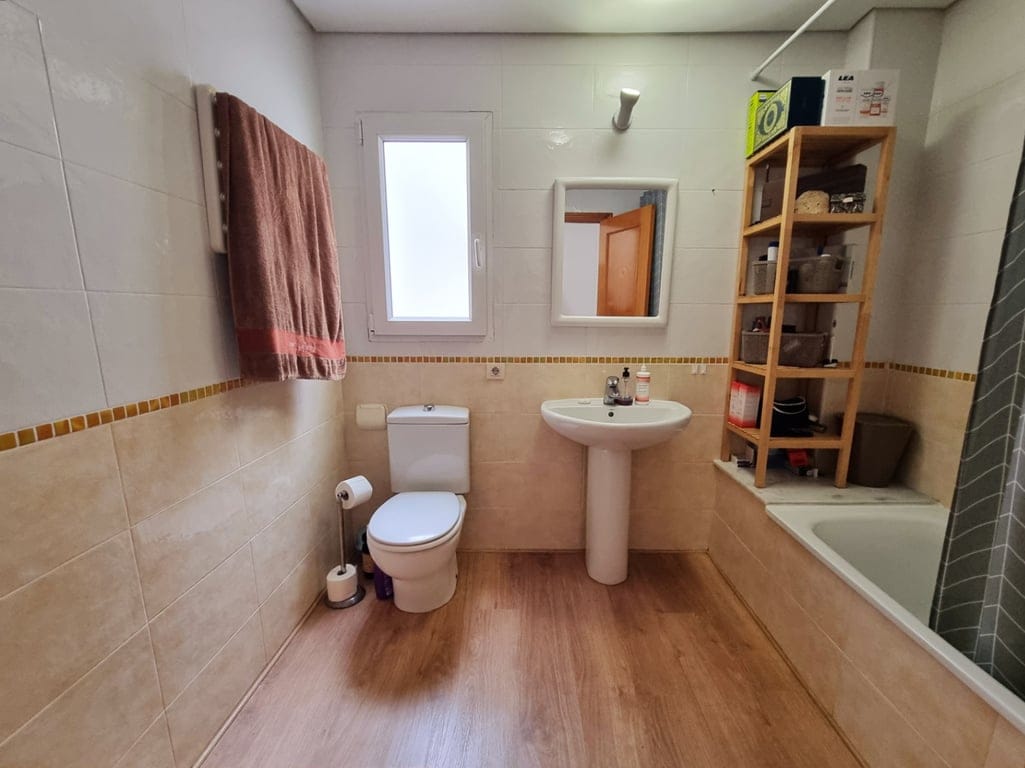 Bright apartment with 3 bedrooms and south-facing terrace in Jalon - Foto 7