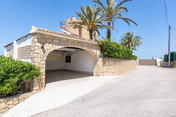 Excepcional propiedad en una exclusiva zona con vistas panoramicas al mar - Foto 57