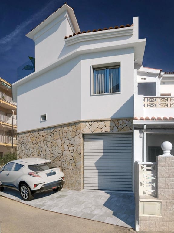 Adosado de 4 dormitorios y vistas al mar en Les Deveses, Dénia - Foto 3