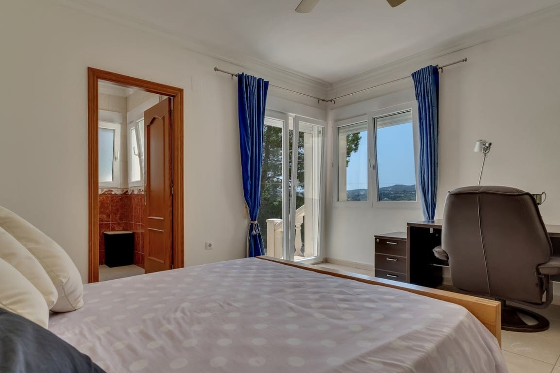 Villa met vrij uitzicht in een rustige omgeving dicht bij het centrum van de stad Jávea - Foto 20