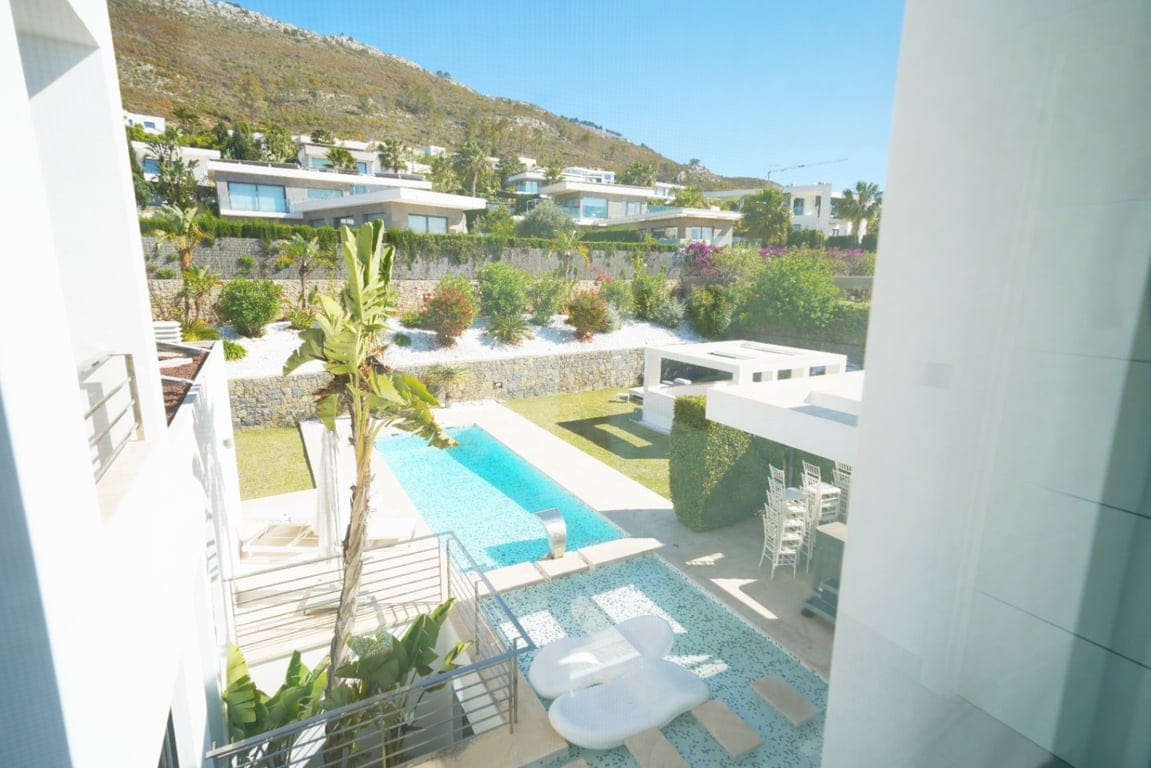 Luxury villa in Benitachell with sea views, infinity pool, and gym. - Foto 16