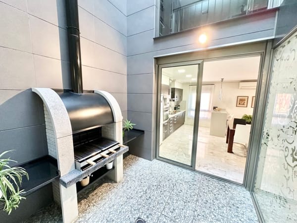Ruimte, Licht en Ontwerp in een Uniek Huis in Pego - Foto 12