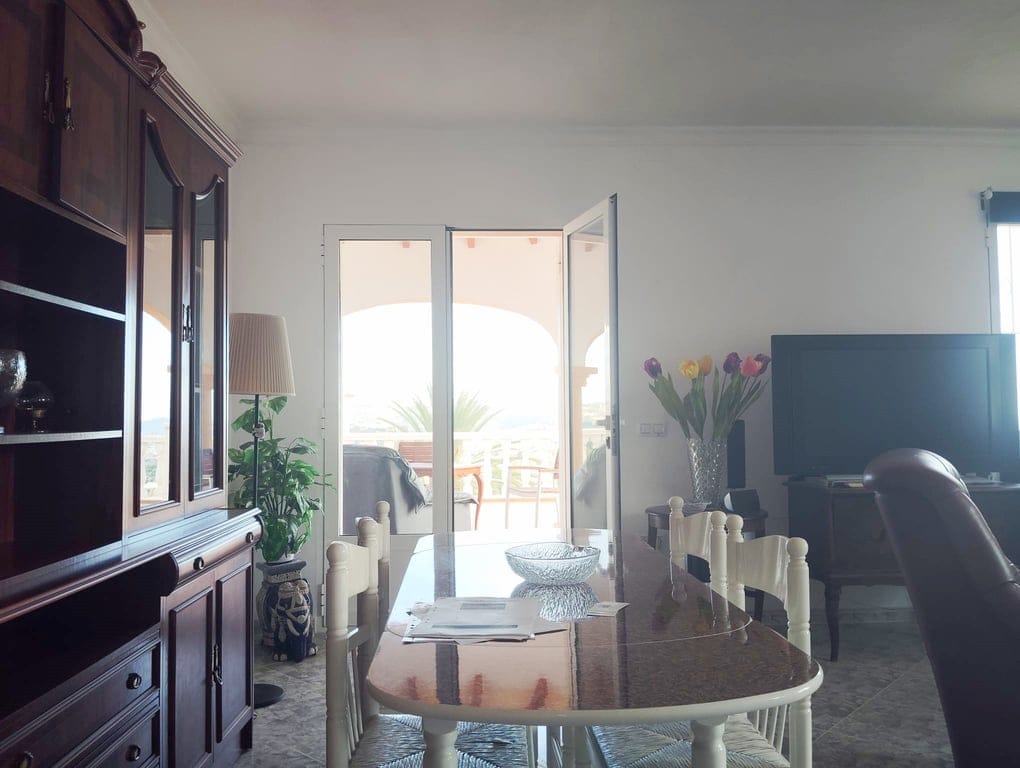 Villa for sale with 4 bedrooms and a pool in Calpe, with sea views. - Foto 6