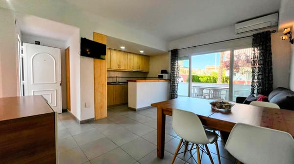 Elegante apartamento de 3 habitaciones con terraza y parking a solo 250 m de la playa. - Foto 10