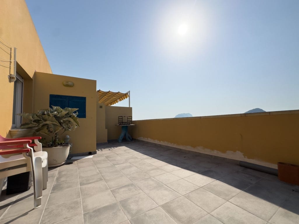 Ático en venta en Ondara: 3 dormitorios, 2 baños y terraza amplia