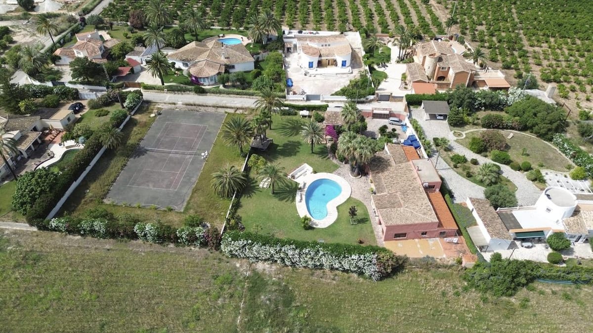 EINZELNE VILLA MIT POOL IN TORRECARRALS - Foto 42