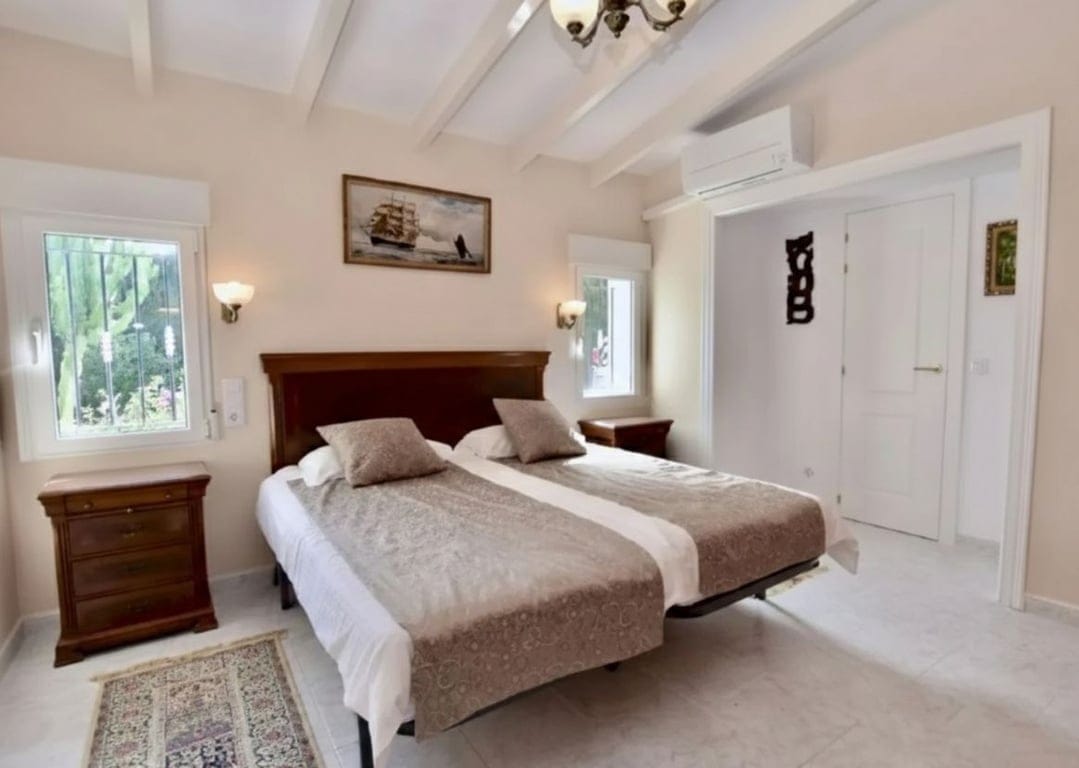 VILLA PRESTIGIOSA EN JÁVEA: VISTAS AL MAR, APARTAMENTO PRIVADO, ENERGÍA SOLAR Y LUJO DE SPA - Foto 6