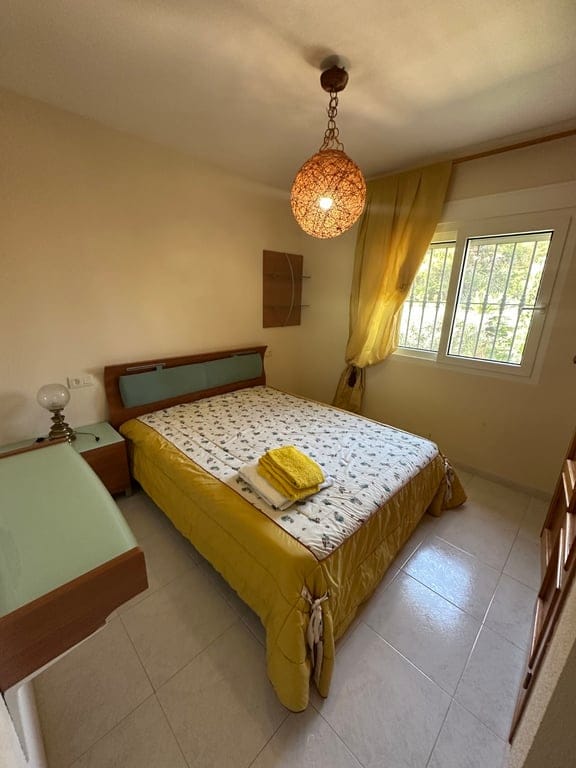 Chalet en Venta en Dénia con Vistas al Mar y la Montaña - Foto 9